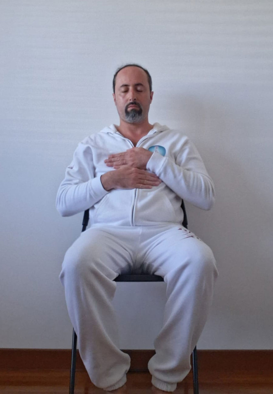 Simone Bortolusso in meditazione